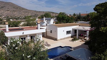 Detached Villa in Fortuna with a guest house, pool and tourist license