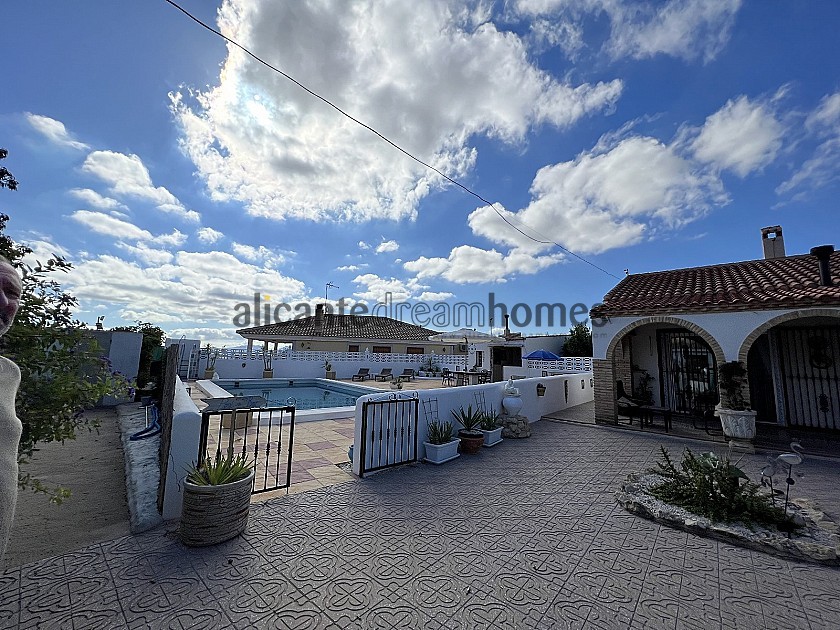  Stunning Villa with pool and guest annexe in Alicante Dream Homes Hondon