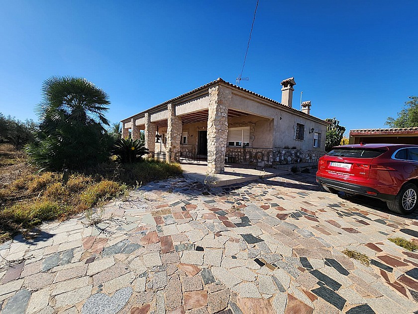Lovely 4 Bed 3 Bath Villa with Garge in Alicante Dream Homes Hondon